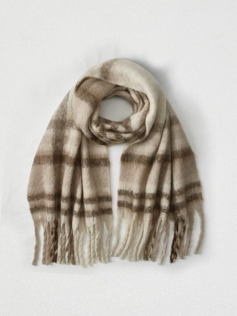 Nude check scarf for the winter 