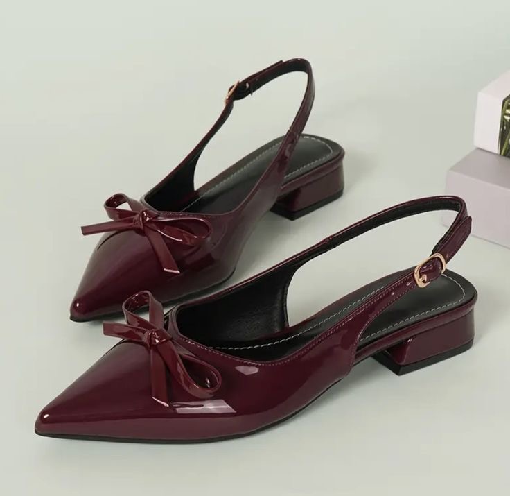 10 Must-Have Shoes for Women in 2026 (Classy, Aesthetic & Easy to Style) Low kitten heels