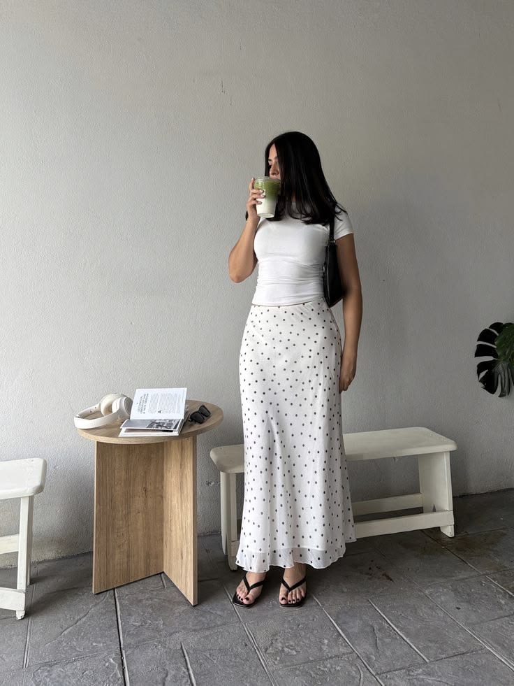 Lazy Fits for School: Cute, Simple & Comfy Outfits for School You’ll Actually Wear Lady putting on a classy skirt and top combo