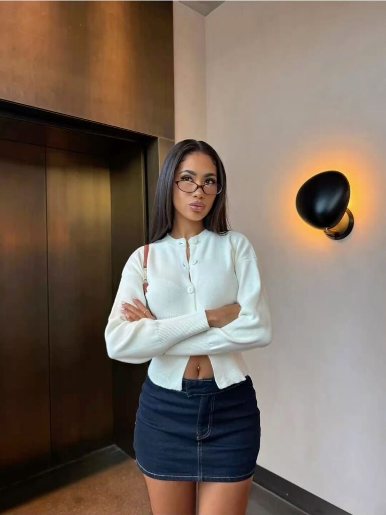 Lazy Fits for School: Cute, Simple & Comfy Outfits for School You’ll Actually Wear Lady putting on a lazy school outfit